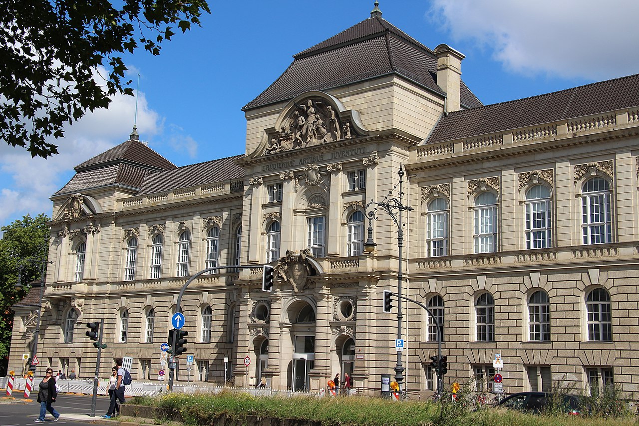 Berlin_-_Universität_der_Künste.jpg