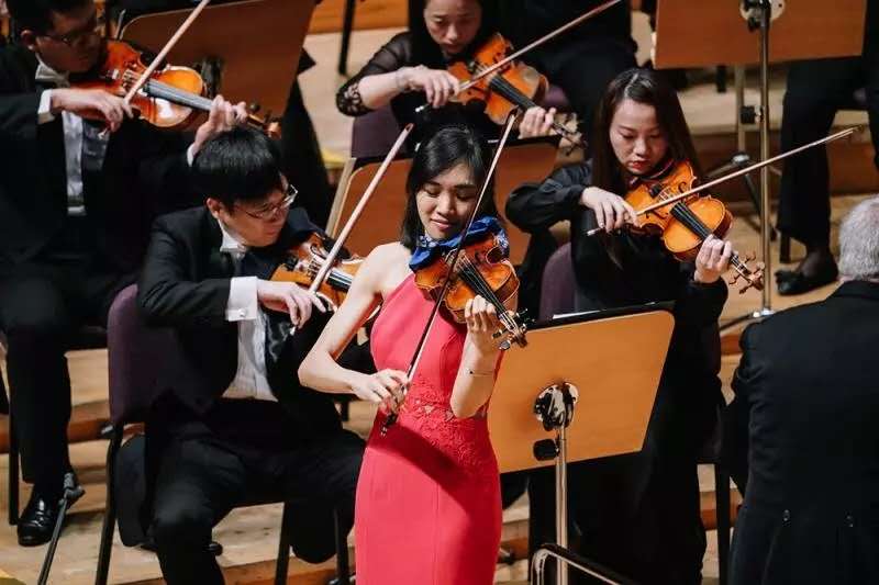哈佛女孩”周颖：要多自律，才能成为一个小提琴独奏家？_慧禾国际艺术教育